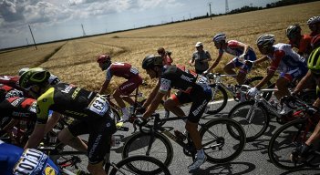 Los organizadores del Tour de Francia buscan mejorar las condiciones de los ciclistas.