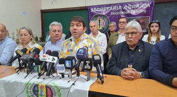 Durante su visita al Táchira, Carlos Properí rechazo ola de importaciones sin control. Foto Anggy Polanco / La Opinión