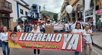 Durante la marcha en contra del secuestro y la extorsión solicitó a los violentos que cesen su accionar./ Foto: Cortesía.