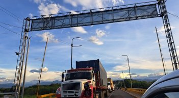 Empresarios venezolanos deben bajar hasta Cúcuta con efectivo para buscar mecanismos de pago al momento de importar. Foto Anggy Polanco / La Opinión. 