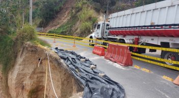 Transportadores reclaman inversión para remediar falla geológica.