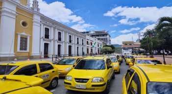 Una polémica como para alquilar balcones existe entre el secretario de Movilidad y Tránsito con los taxistas de Ocaña.