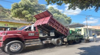 Voceros cívicos cuestionan la calidad de los trabajos adelantados a la entrada de Ocaña./Foto La Opinión