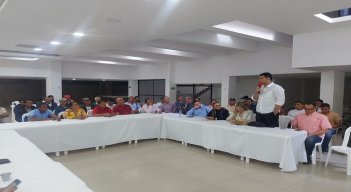 Los cebolleros de la zona del Catatumbo exponen sus necesidades más sentidas ante la dirigencia política y administrativa de Ocaña./ Foto cortesía