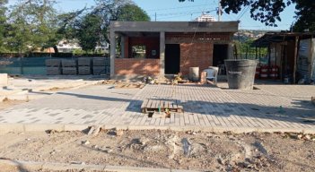 Contrato de embellecimiento de El Malecón/La Opinión