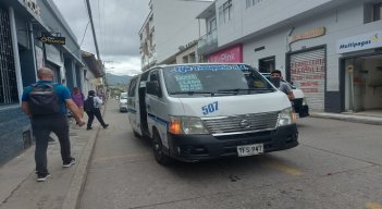 El pasaje en buseta y microbús quedó en $2.500 y automóvil colectivo urbano $2.600. /Fotos La Opinión