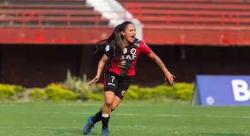Johana Parada, durante la temporada 2023, jugó con Melgar, equipo del fútbol peruano. / Fotos cortesía