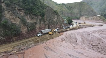 Damnificados de la vereda El Tarrita exigen una solución definitiva a la emergencia vial./ Foto: Cortesía 