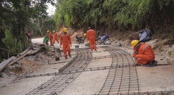 El 90% de las obras corresponde a placas huellas y también muros en gaviones, para facilitar los accesos a las veredas./ Fotos: Cortesía / La Opinión