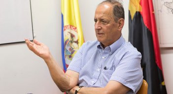 El exministro y exnegociador de Paz, Juan Camilo Restrepo, analizó lo que sucede con los diálogos de paz con el Eln./ Foto Juan Pablo Cohen-La Opinión