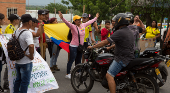 Habitantes del asentamiento humano Colinas del Tunal protestaron por la precariedad de los servicios públicos. 