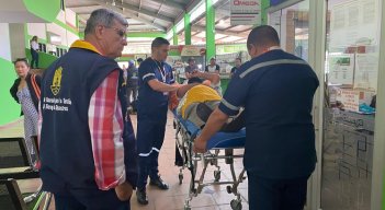 Difícil situación viven pasajeros atrapados en la terminal de transportes de Ocaña debido al paro de camioneros./ Foto cortesía: La Opinión.