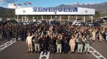 El ejercicio contempló el simular un ataque de ingreso de mercenarios al territorio. / Foto redes