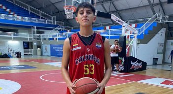 El cucuteño Brayan Becerra, promesa del baloncesto rojinegro.