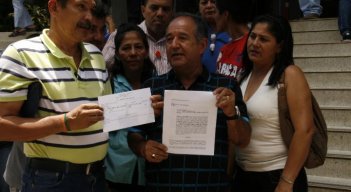 Eduardo Parra Ruiz (centro) en un acto académico en la ciudad el año pasado/Foto archivo