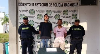 Asesinos. 