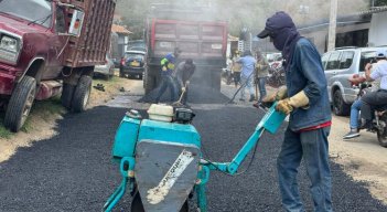 El Instituto Nacional de Vías adelanta trabajos de refacción de la carretera hacia el santuario Agua de la Virgen.