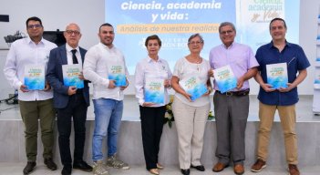 Presentación de libro en la Unisimón