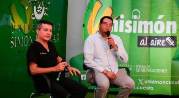 Jhon Franklin Espinosa Castro, coordinador de Publicaciones y Manuel Ernesto Riaño Garzón, jefe del Departamento de Investigación e Innovación, son los líderes de la REDCIEN. /Foto cortesía
