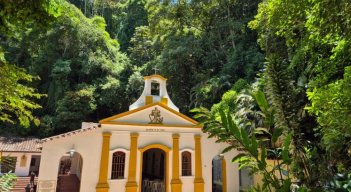 En el santuario Agua de la Virgen vendedores protagonizan actos bochornosos.