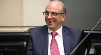 Senado elige a Carlos Camargo como nuevo magistrado de la Corte Constitucional 