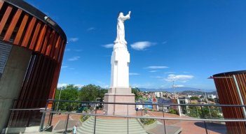 Monumento Cristo Rey en etapa de embellecimiento
