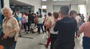 El represamiento de citas hizo que ayer colapsara la atención para decenas de usuarios de EPS Sanitas/Foto cortesía
