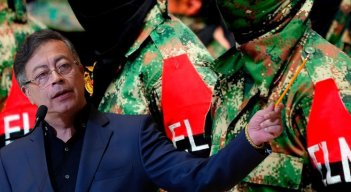 Eln acusa al Gobierno Petro de romper el camino del diálogo tras bombardeos en el Catatumbo
