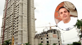 Obrero. / Foto Carlos Ramírez-La Opinión