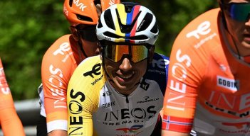 El colombiano Egan Bernal brilló nuevamente el Tour de los Alpes, disputándole la etapa a Thomas Pidcock, vencedor de la tercera jornada.