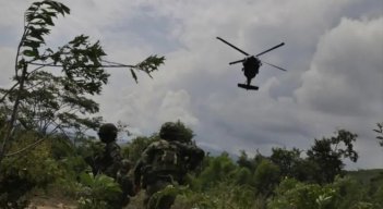 Disidencias intentaron derribar helicóptero que trasladaba a un cabecilla en el Cauca