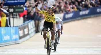Wout van Aert vs. Tadej Pogacar