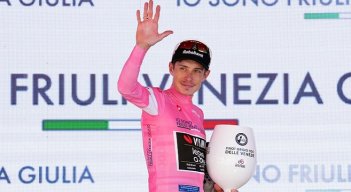 El esloveno Jonas Vingegaard ya alcanzó la 'maglia rosa' corrida la etapa 14 del Giro de Italia.
