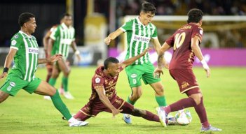 Atlético Nacional recibe al Deportes Tolima, en un duro partido.