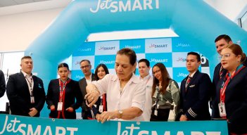 Con bombos y platillos fue inaugurada la ruta Cúcuta-Bogotá de JetSmart, en el aeropuerto internacional Camilo Daza. /  Foto: Carlos Ramírez-La Opinión