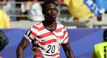 Folarin Balogun, delantero de la selección estadounidense jugará los octavos de final con su selección.