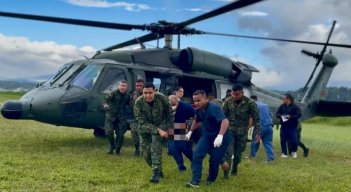 Cuatro civiles heridos en asonada contra militares en El Tambo