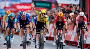 Matthew Brennan (Visma Lease) volvió a hacer de las suyas en la etapa 17 de la ronda española.
