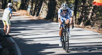 El bogotano Santiago Buitrago reconquistó la camiseta de los premios de montaña de la Vuelta a España para Colombia después de más de una década.