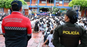 Trabajo articulado entre las autoridades para prevenir el consumo de drogas en los colegios