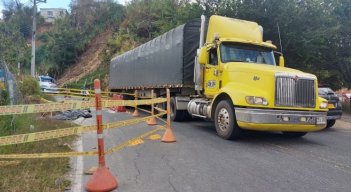 Los dirigentes aprovecharán la visita de la ministra de Transportes para recordar la construcción de la variante.