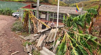 Irónicamente cuando se declara la calamidad pública por la falta de agua, en el corregimiento de Aspasica, un vendaval levanta techos de las viviendas y afecta cultivos.