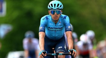 Harold Tejada disputa este sábado su última carrera con el XDS Astana, dado que en 2027 será corredor del Netcompany Ineos de Egan Bernal.