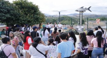 Víctimas del conflicto armado exigen una vivienda digna. 