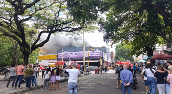 Incendio en Cúcuta. Foto: Leonardo Favio Oliveros / La Opinión