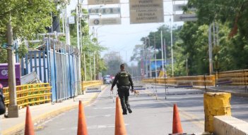 El atentado dinamitero en El Escobal dejó un saldo de 7 heridos, entre esos 4 policías./Foto: Carlos Ramírez/La Opinión