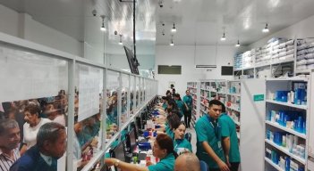 Cafam continúa entregando medicamentos incompletos a los usuarios de Nueva EPS./Foto Orlando Carvajal