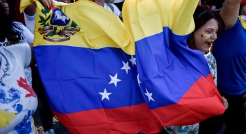 Gobierno y oposición de Venezuela pactan revisar leyes y gestionar el oro en Inglaterra