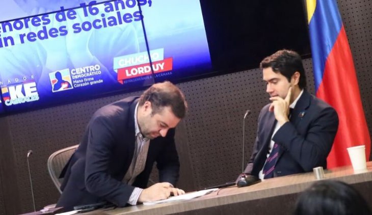 PROHIBICION EN REDES SOCIALES 