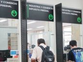 Con el anuncio del descuento del 80 por ciento en los intereses moratorios los contribuyentes están llegando en masa a ponerse a paz y salvo./Foto: archivo